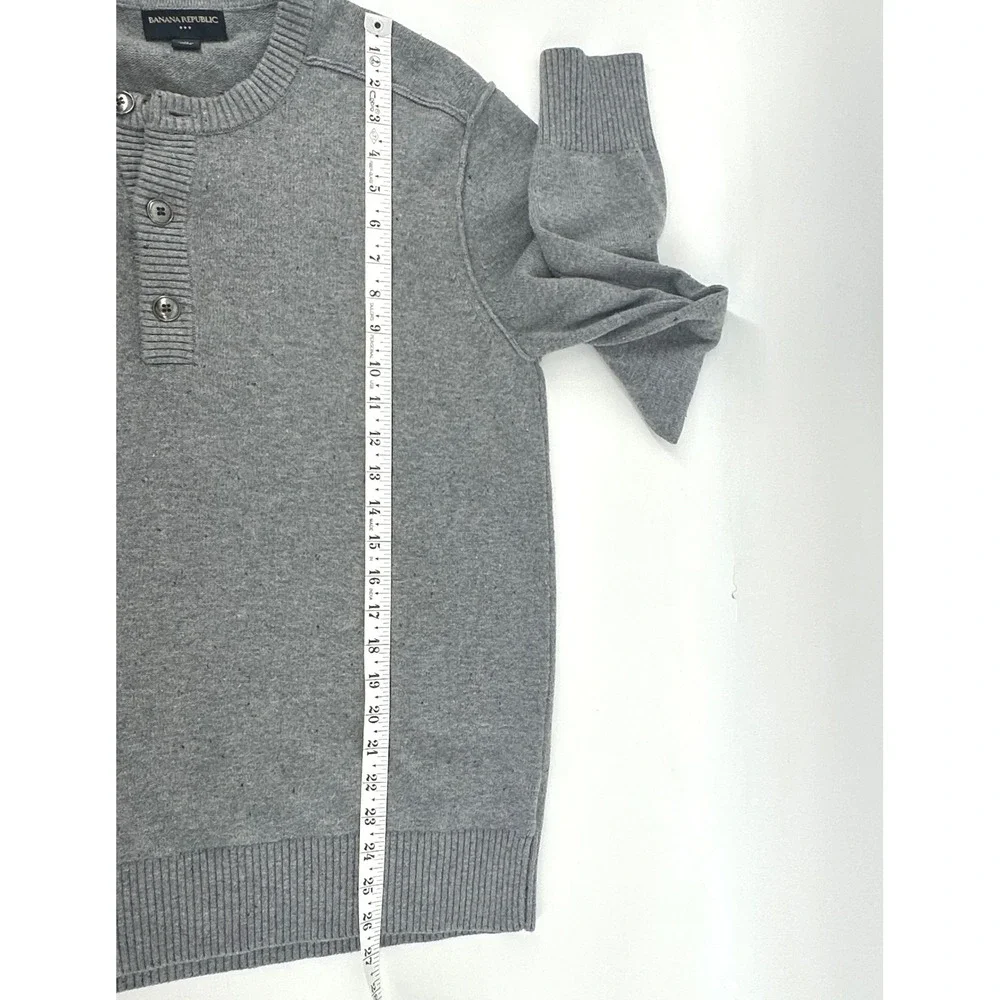 Banana Republic Henley Sweater Mens Size M Gray Cotton Blend Preppy Layering